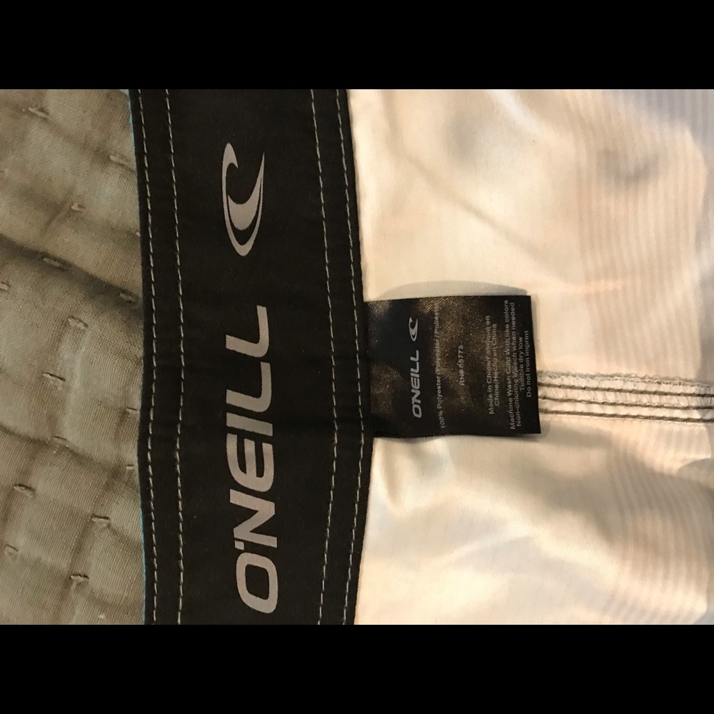 O’NEILL board short. New. Size 40.